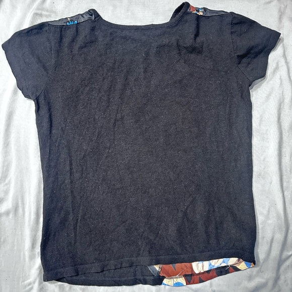 DKNY Black Wool with Vibrant Floral Front Design - Picture 4 of 6